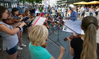 Mini-Max-Ensemble live auf dem Soester Markt